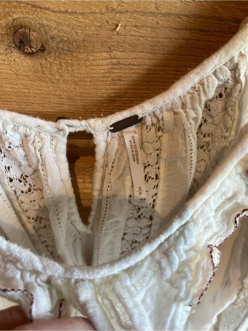 FREE PEOPLE - Feminine white Cropped Cotton Lace off the shoulder top w ruffles - Picture 5 of 8